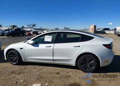 2022 Tesla Model 3 Long Range Dual Motor All-Wheel Drive z USA, uszkodzony, nr VIN 5YJ3E1EB6NF206706